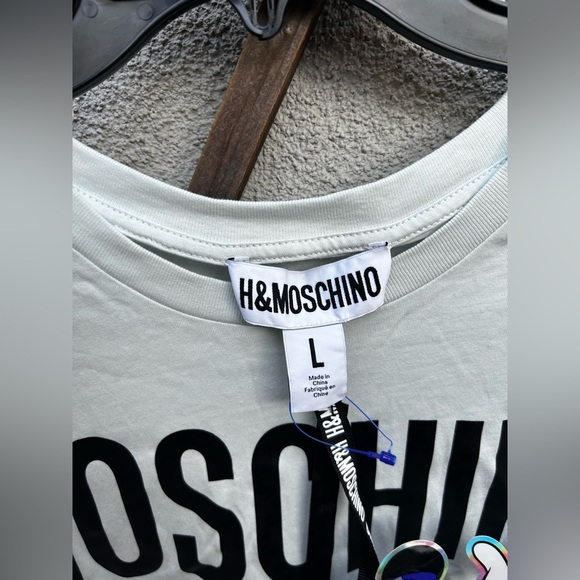 Moschino x H&M Mickey & Minnie T shirt New with Tags! - Picture 5 of 7